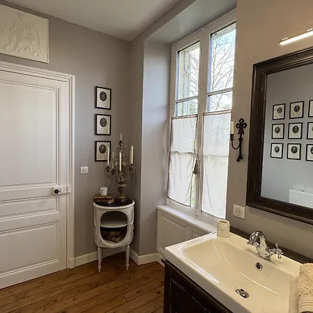 La Source Du Logis 住宿加早餐酒店 约泽克