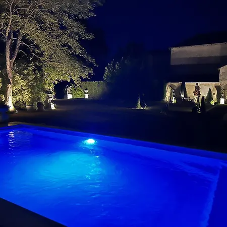 La Source Du Logis 住宿加早餐酒店 约泽克